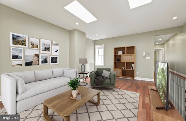2320 LOMBARD ST, Philadelphia, PA 19146