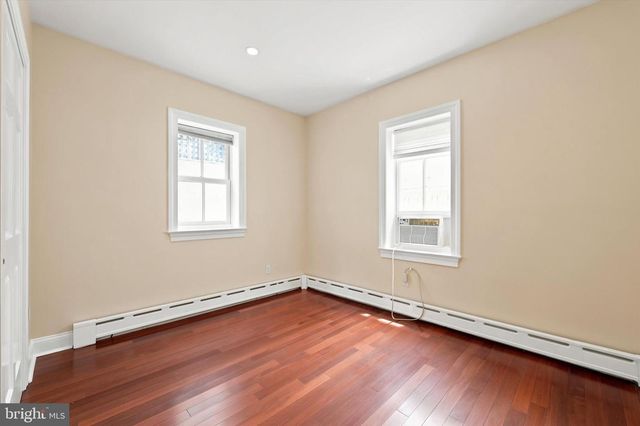 2320 LOMBARD ST, Philadelphia, PA 19146