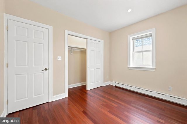 2320 LOMBARD ST, Philadelphia, PA 19146
