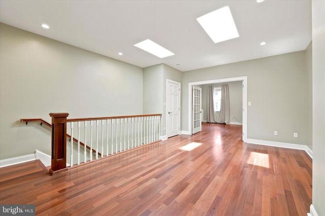 2320 LOMBARD ST, Philadelphia, PA 19146