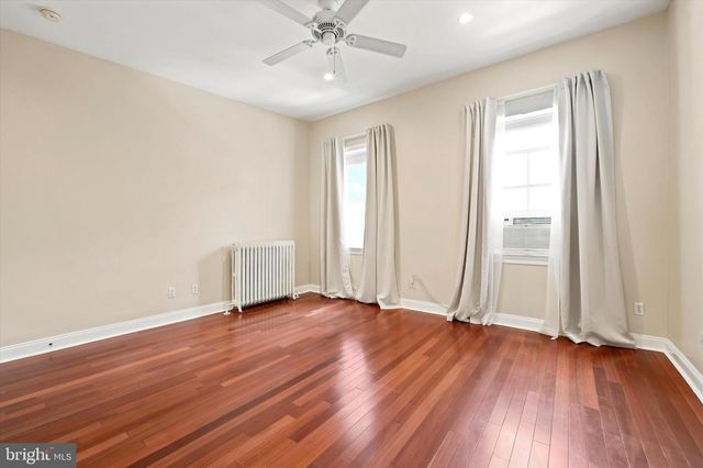 2320 LOMBARD ST, Philadelphia, PA 19146