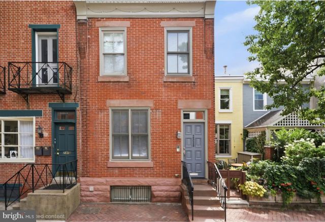 2320 LOMBARD ST, Philadelphia, PA 19146