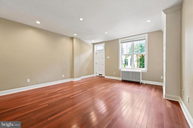 2320 LOMBARD ST, Philadelphia, PA 19146