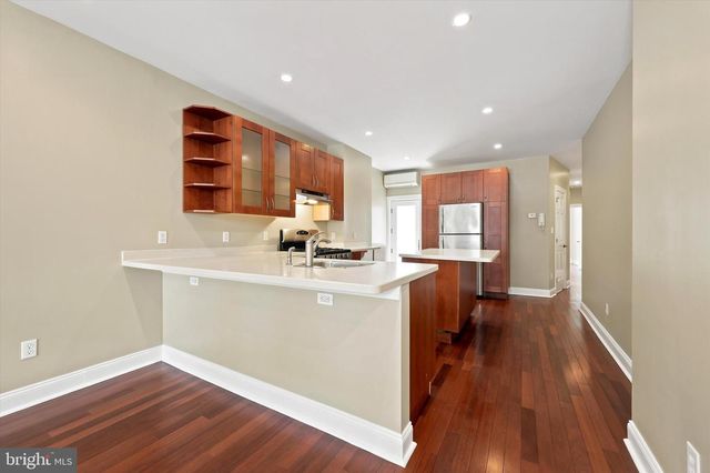 2320 LOMBARD ST, Philadelphia, PA 19146
