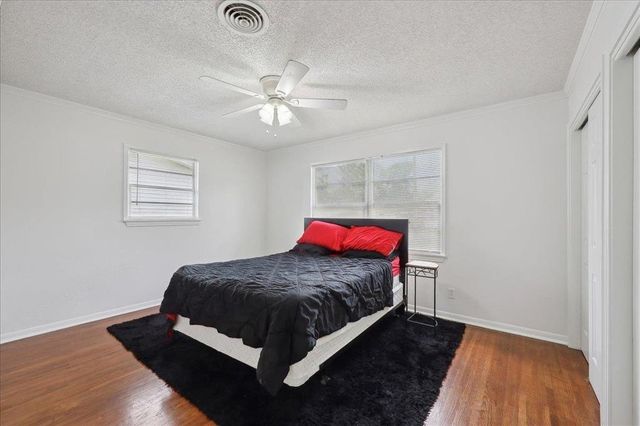 253 Hampton Lane, Beaumont, TX 77707