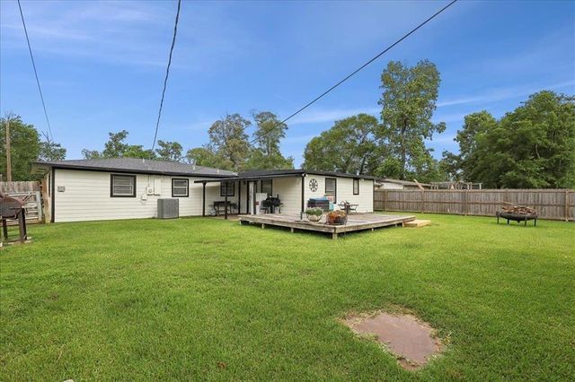 253 Hampton Lane, Beaumont, TX 77707