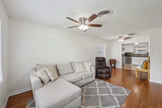 253 Hampton Lane, Beaumont, TX 77707