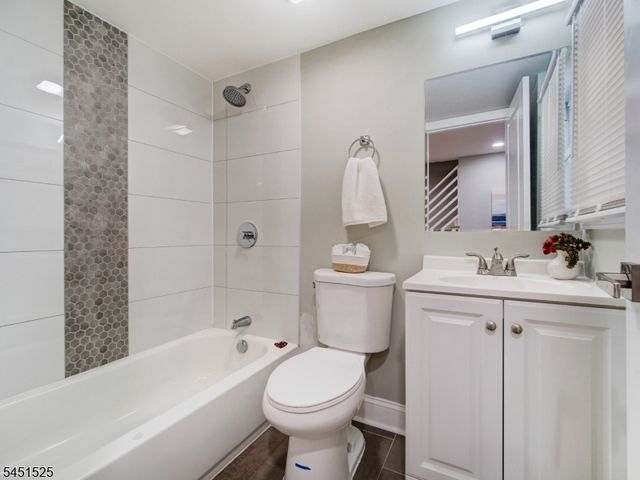 236 Franklin St, Elizabeth City, NJ 07206