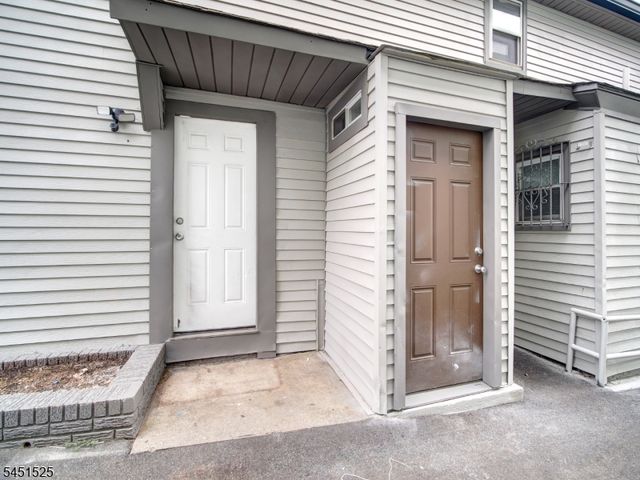 236 Franklin St, Elizabeth City, NJ 07206