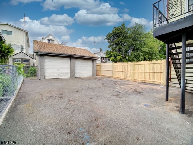 236 Franklin St, Elizabeth City, NJ 07206