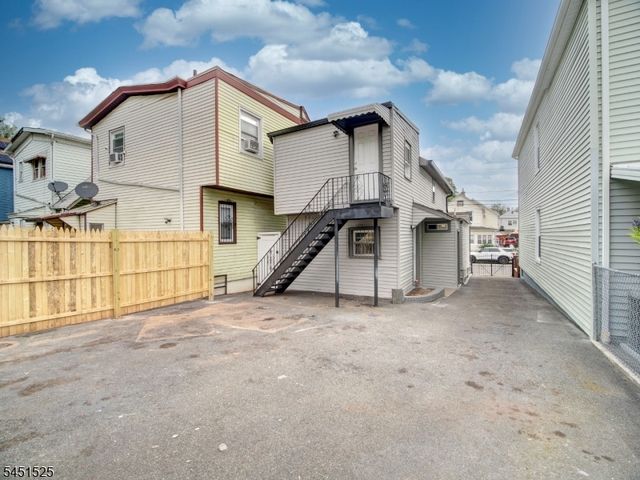 236 Franklin St, Elizabeth City, NJ 07206
