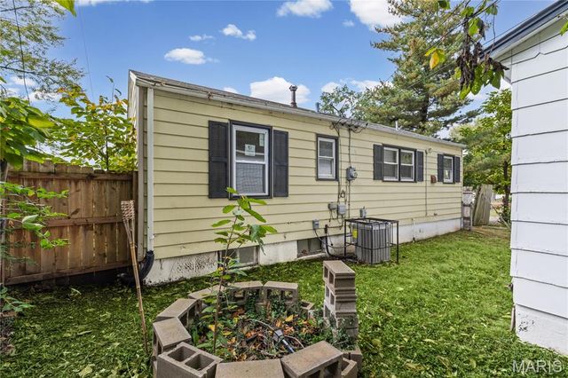 4026 Belfore Drive, St Louis, MO 63121