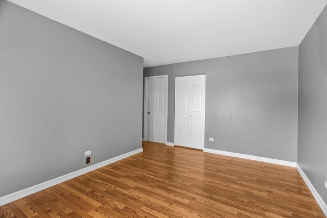 7010 Brighton Court 204, Woodridge, IL 60517