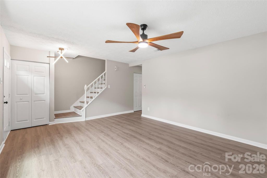 1221 Scaleybark Road F, Charlotte, NC 28209
