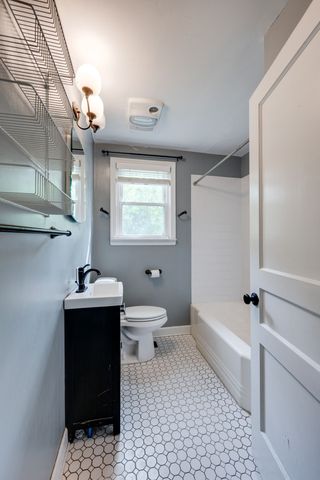 2223 Fernwood Dr, Nashville, TN 37216