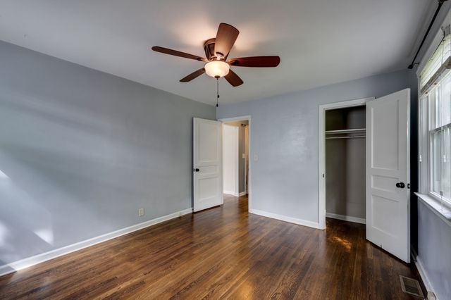 2223 Fernwood Dr, Nashville, TN 37216