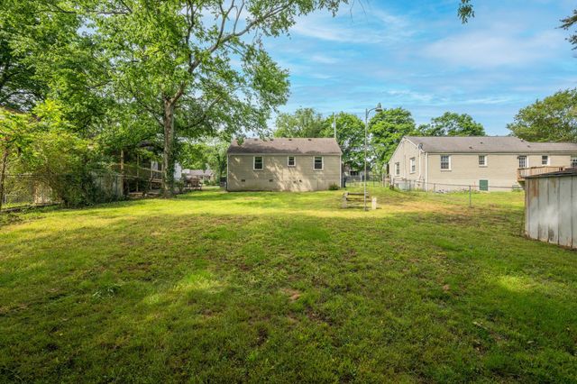 2223 Fernwood Dr, Nashville, TN 37216