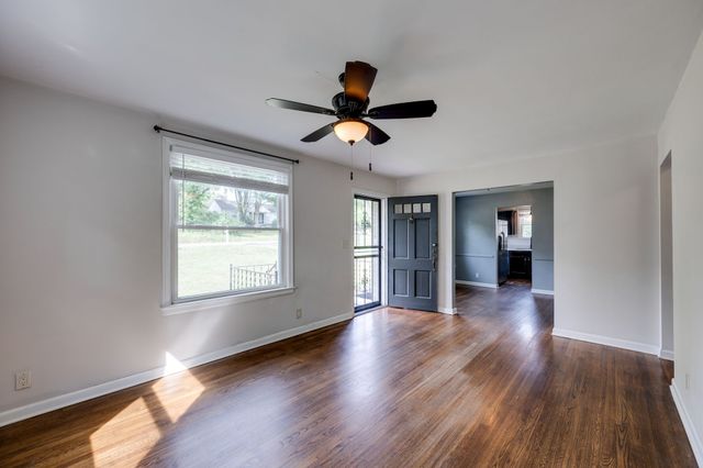 2223 Fernwood Dr, Nashville, TN 37216