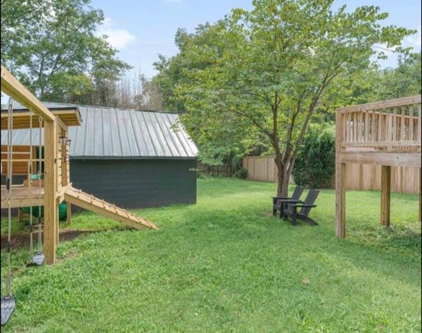 1002 Fairwin Ave, Nashville, TN 37216