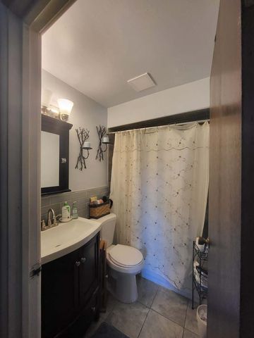 6670 S Brainard Avenue 404, Countryside, IL 60525