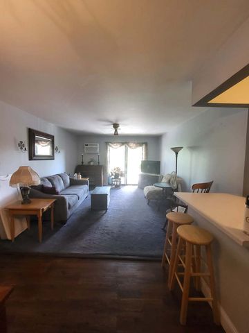 6670 S Brainard Avenue 404, Countryside, IL 60525