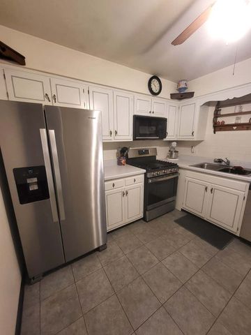 6670 S Brainard Avenue 404, Countryside, IL 60525