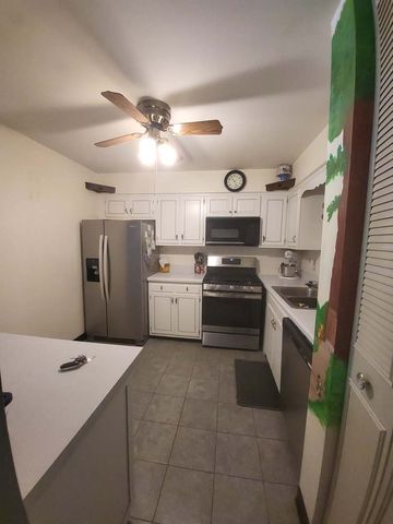 6670 S Brainard Avenue 404, Countryside, IL 60525