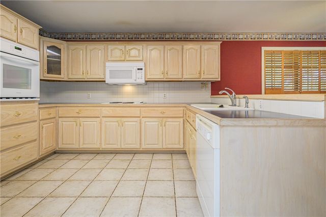 10416 N 7th St, Pettus, TX 78146