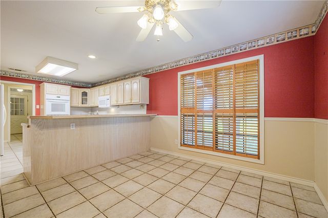 10416 N 7th St, Pettus, TX 78146