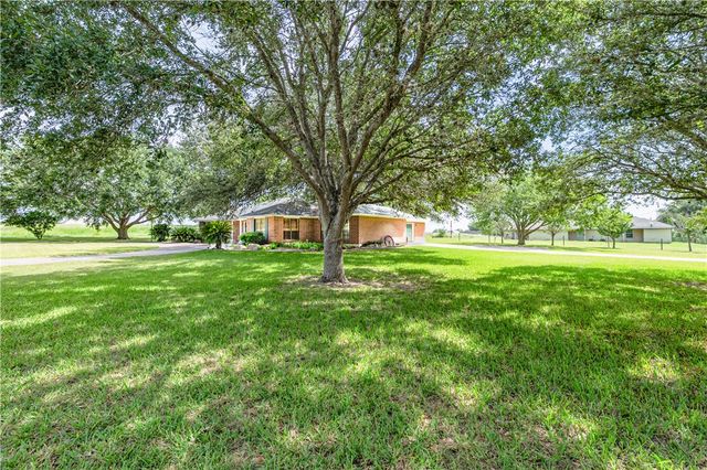 10416 N 7th St, Pettus, TX 78146