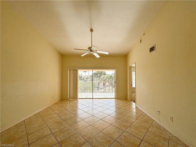 3250 Cypress Glen WAY 424, Naples, FL 34109