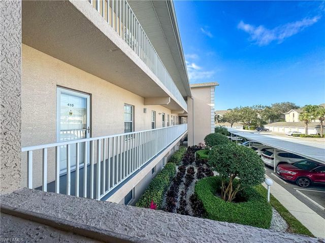 3250 Cypress Glen WAY 424, Naples, FL 34109