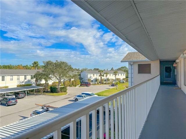3250 Cypress Glen WAY 424, Naples, FL 34109