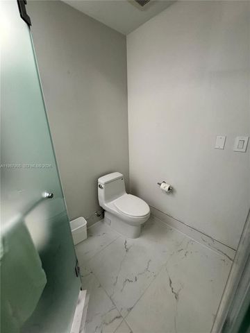 5300 NW 87th Ave 114, Doral, FL 33178