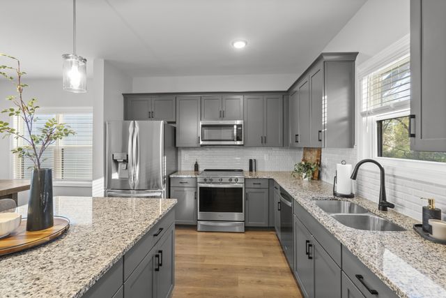 614 Parkvue Place Dr, Nashville, TN 37221