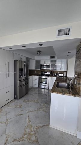 16558 NE 26th Ave 5D, North Miami Beach, FL 33160