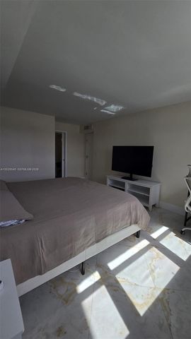 16558 NE 26th Ave 5D, North Miami Beach, FL 33160