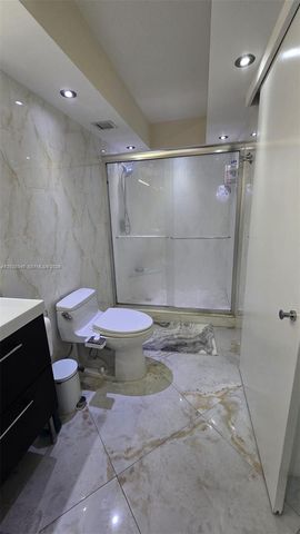 16558 NE 26th Ave 5D, North Miami Beach, FL 33160