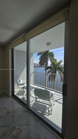 16558 NE 26th Ave 5D, North Miami Beach, FL 33160