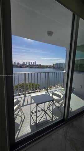 16558 NE 26th Ave 5D, North Miami Beach, FL 33160