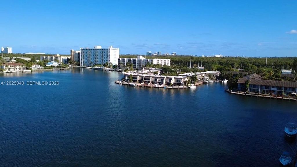 16558 NE 26th Ave 5D, North Miami Beach, FL 33160