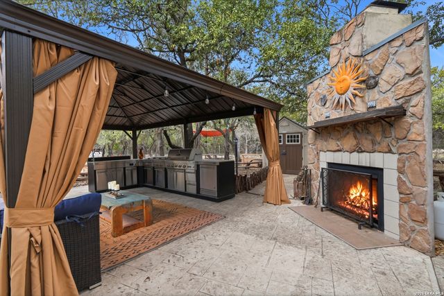 423 Las Hadas, Spring Branch, TX 78070
