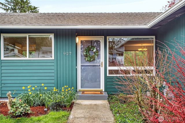 927 S 240th Place, Des Moines, WA 98198