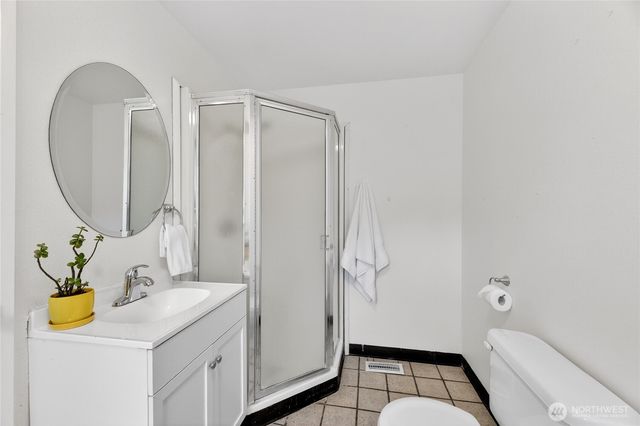 927 S 240th Place, Des Moines, WA 98198