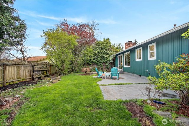 927 S 240th Place, Des Moines, WA 98198