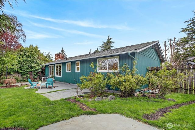 927 S 240th Place, Des Moines, WA 98198