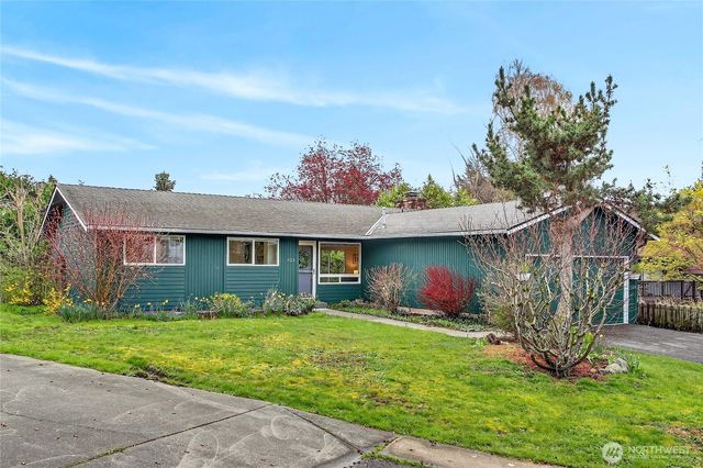 927 S 240th Place, Des Moines, WA 98198