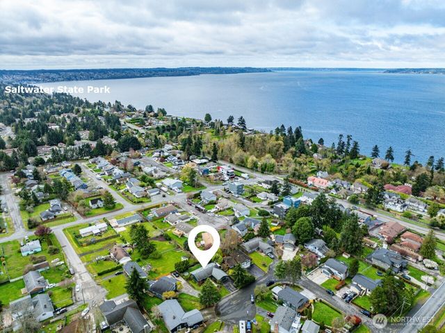 927 S 240th Place, Des Moines, WA 98198