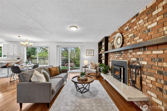 927 S 240th Place, Des Moines, WA 98198