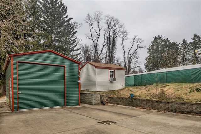 206 Russell Dr, Penn Hills, PA 15147